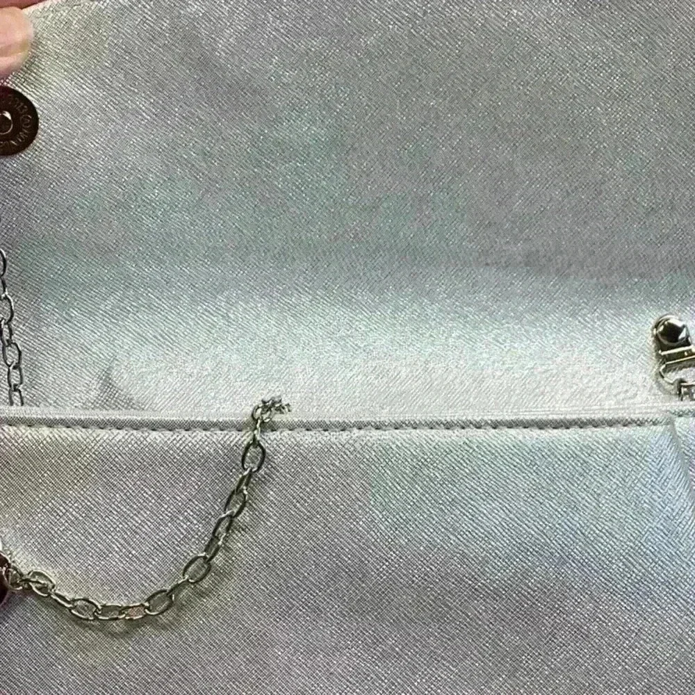 N/A party clutch
